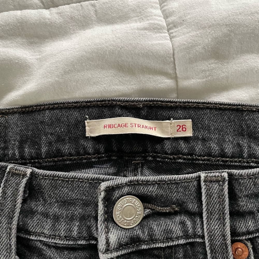 Levis Ribcage Straight Jeans - Picture 4 of 8